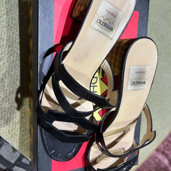 VINTAGE! Todd Oldham/Lerre Black leather sandals w/ Multi color woven heel 8 1/2 - Picture 6 of 7